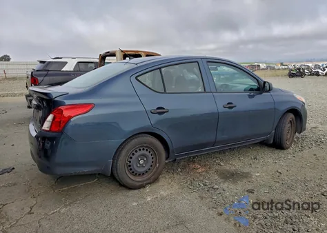 2015 Nissan Versa S z USA, uszkodzony, nr VIN 3N1CN7AP0FL900446